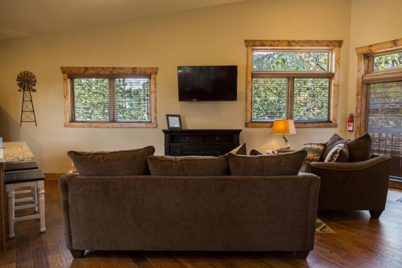 Spacious 2Nd Story Loft With Awesome Views Estes Park Exterior photo
